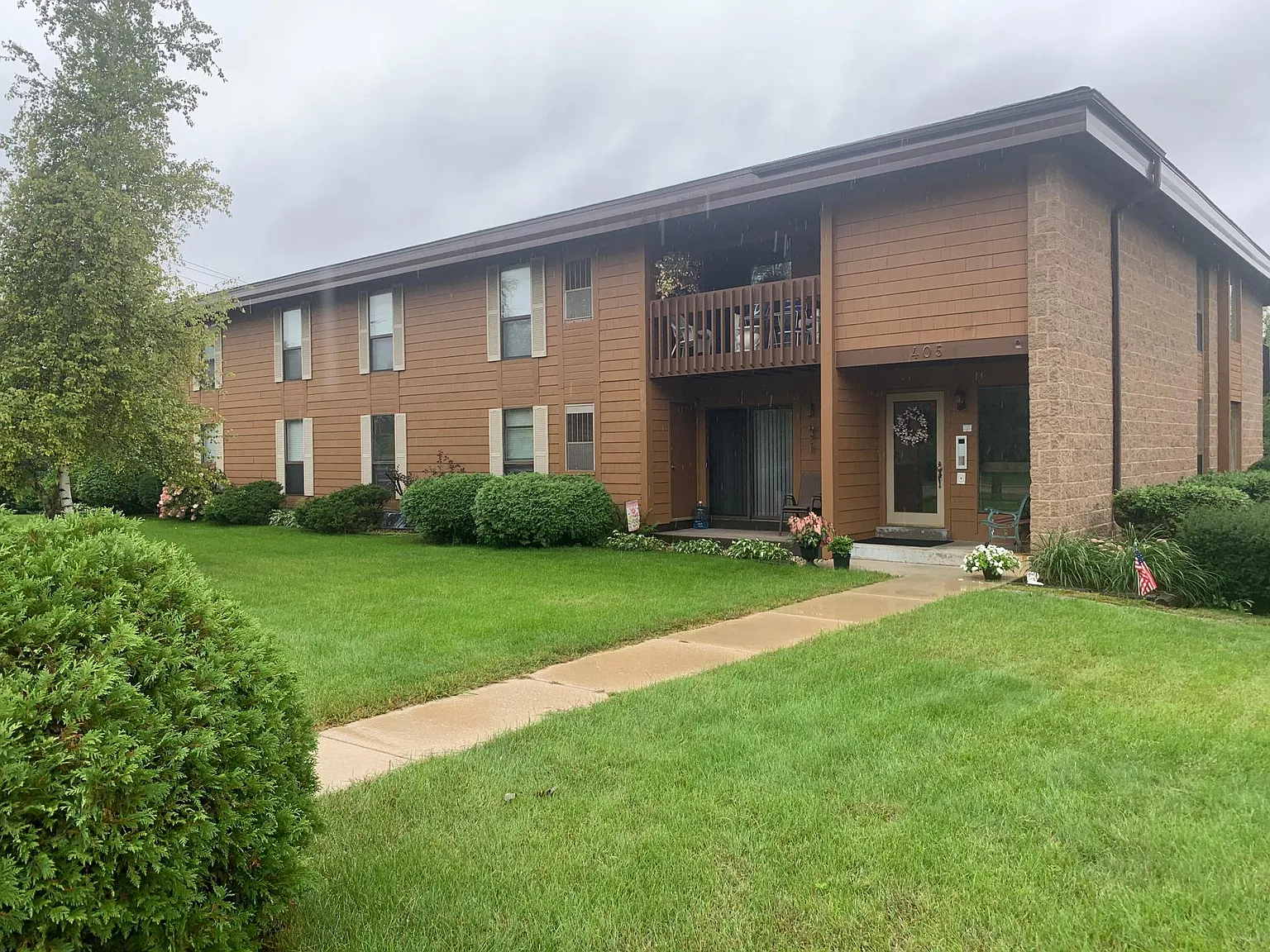405 E Paradise Dr — Photo 1