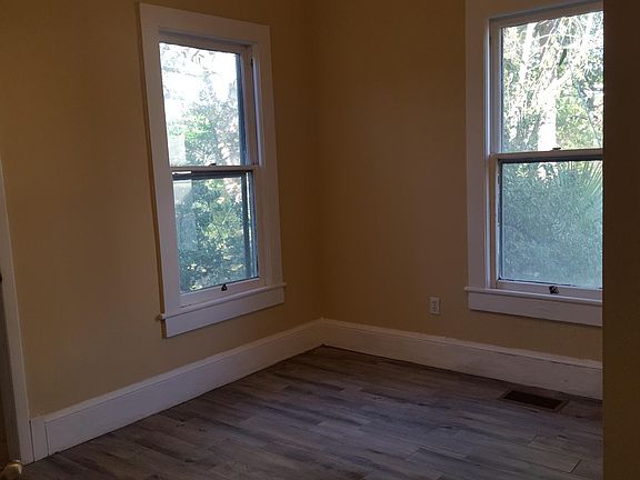 5th image of 144 King St APT 2B