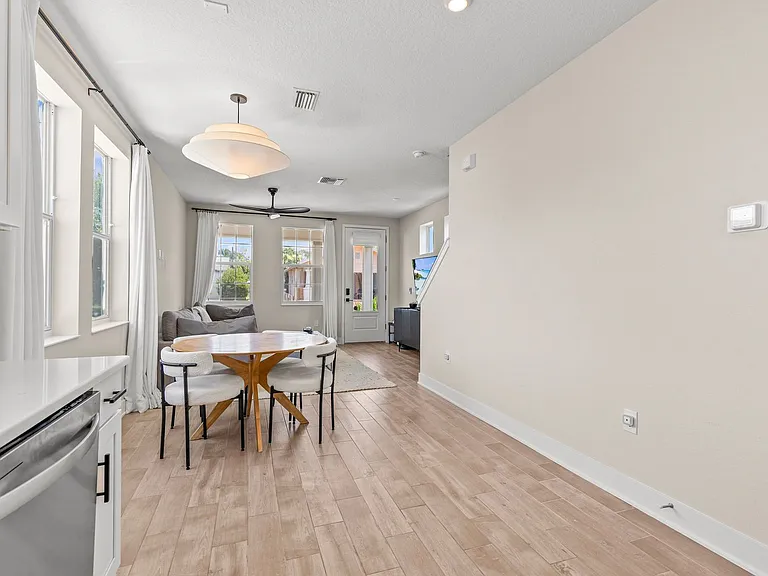 2110 W Palmetto St — Photo 21