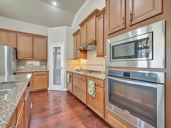 4th image of 1517 Preserve Ln