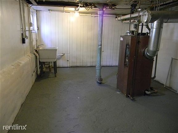 201 Willis Ave 008