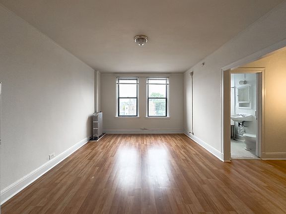 5th image of 3335 W Diversey Ave #522