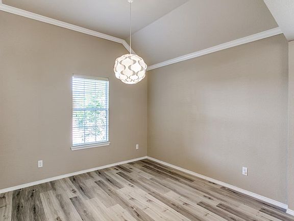 2nd image of 1401 Kleber Dr
