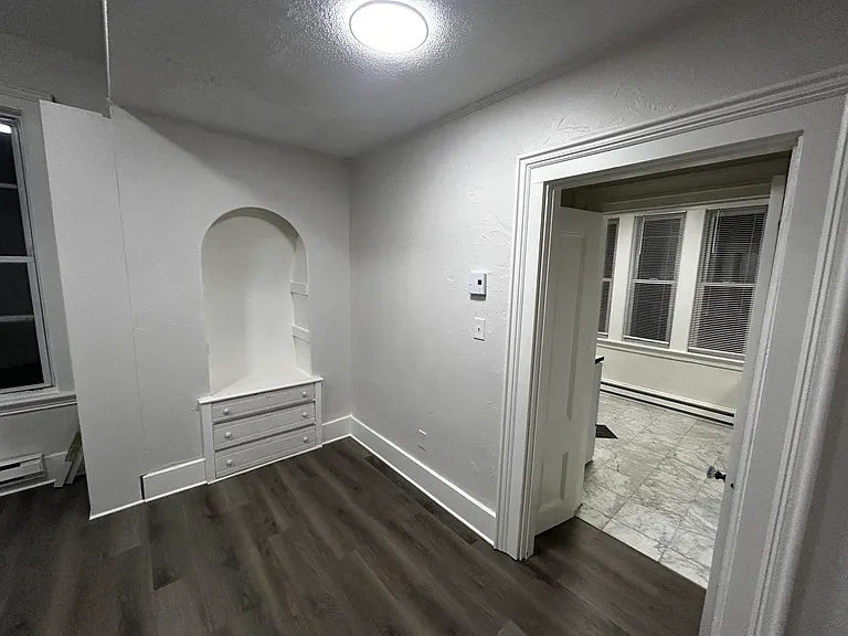 35 Florence St #4 — Photo 5
