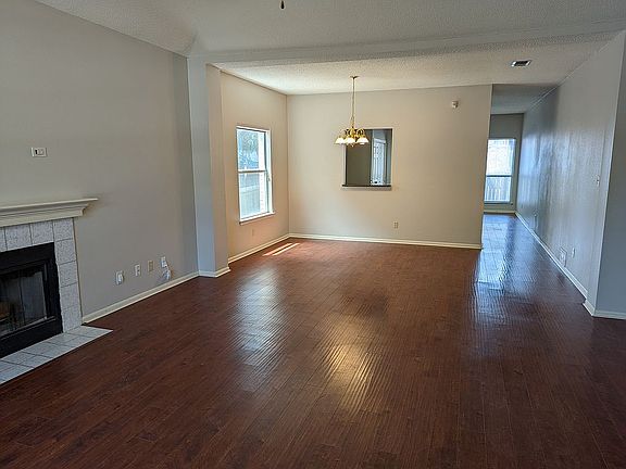 3rd image of 1330 Canyon Parke Dr