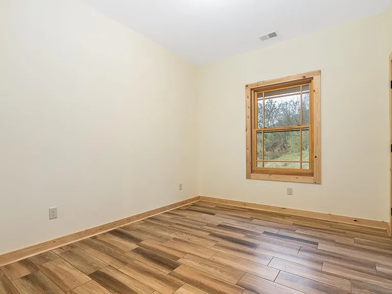 13 Johnston Dr — Photo 8