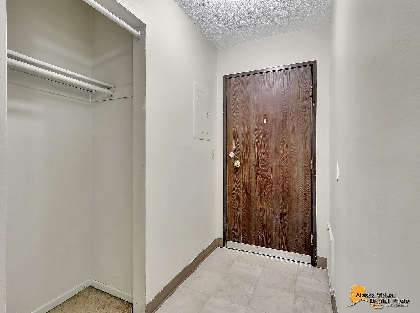 Cozy Condo for Rent in East Anchorage! — Photo 3