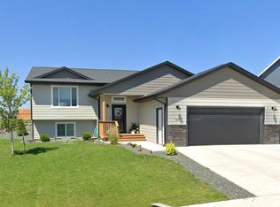 707 Summerfield Dr, Rapid City, SD 57703