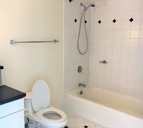 5th image of 801 King St APT 1005