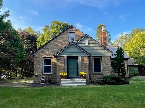3501 Lake Dr SE, Grand Rapids, MI 49546