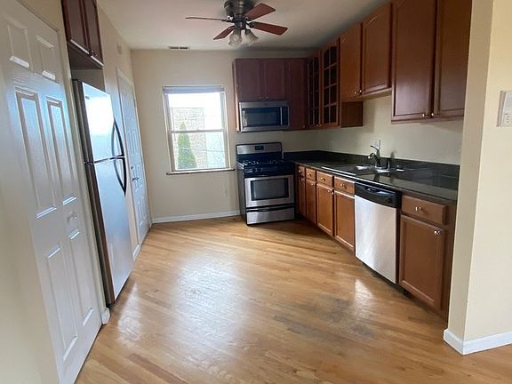 3rd image of 3110 N Lockwood Ave #2N
