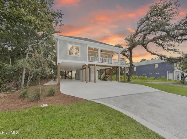232 NE 38th Street, Oak Island, NC 28465