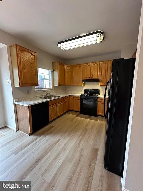 3 bed, 4.0 bath, 1920 sqft, $3,100 — Photo 3