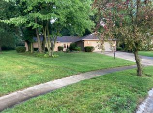 6361 Oakwood Cir, North Ridgeville, OH