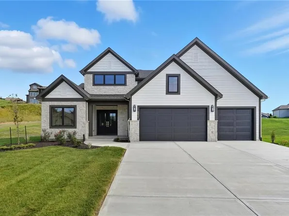 9785 Ambrosia Ln, Kansas City, MO 64152