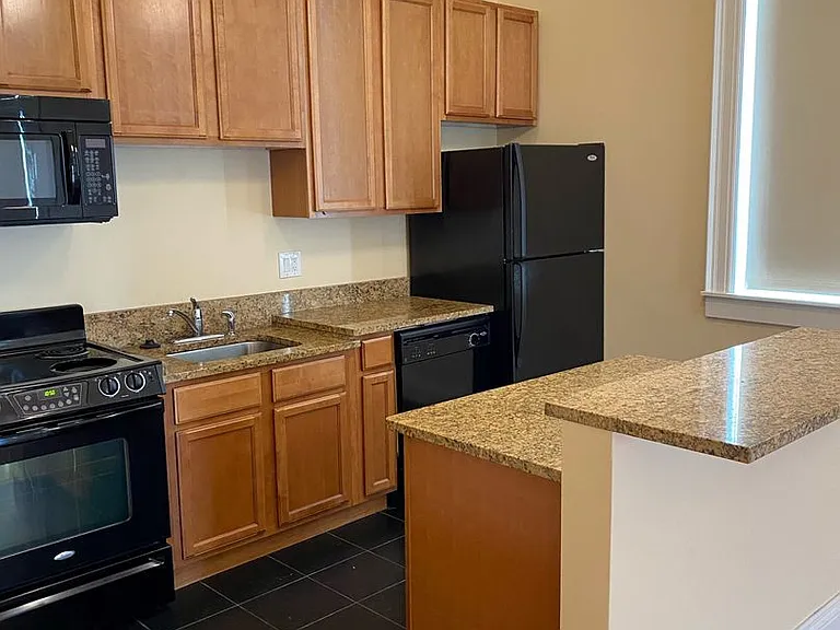 401 N Brady St — Photo 1