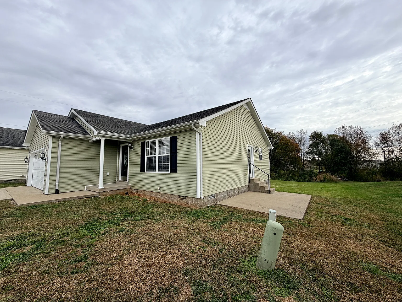 3 bed, 1104 sqft, $1,500 — Photo 2
