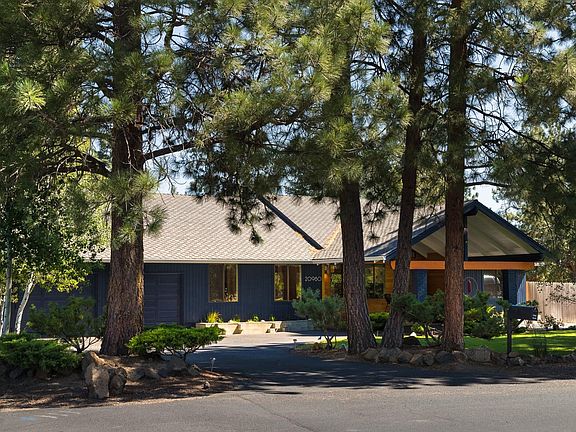 2nd image of 20980 Greenmont Dr