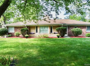 21373 S Avon Ln E, Southfield, MI 48075