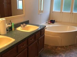 478 Lakeview Dr, Sycamore, GA 31790