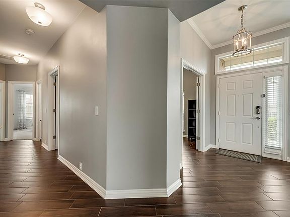 4th image of 1206 Dover Heights Trl