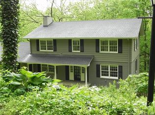 8 N Dogwood Rd, Asheville, NC 28804