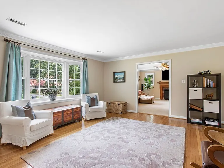 4533 Haymarket Ln — Photo 9