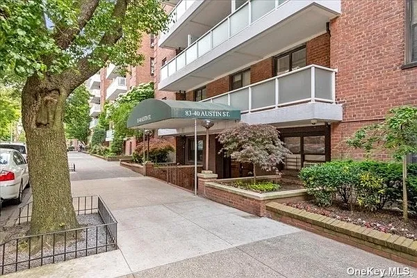 Rented by Prime Realty | media 12