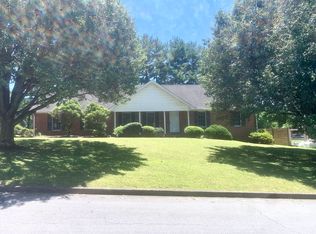 2 Parwood Ct, Johnson City, TN 37601