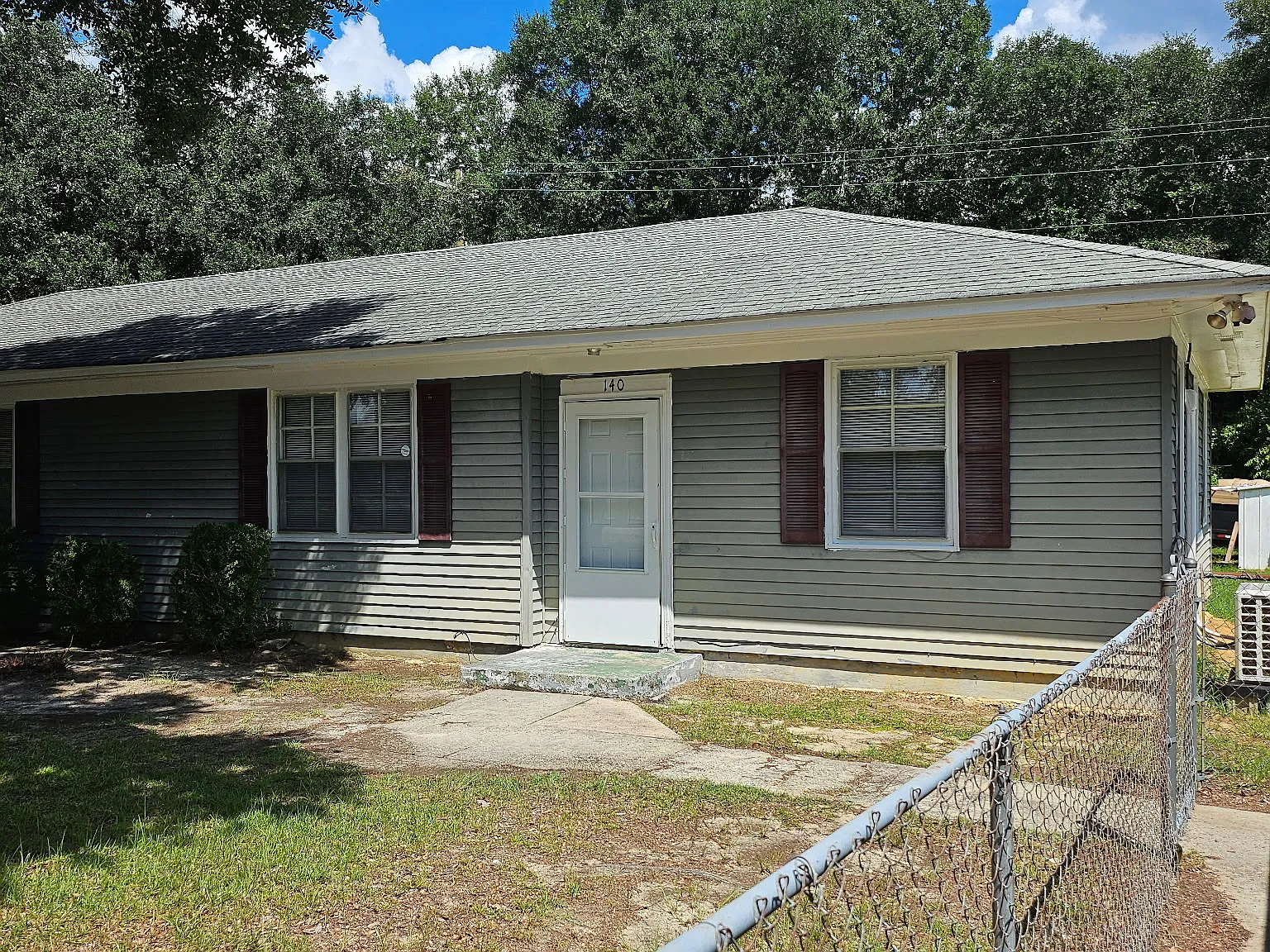 140 Apple St. — Photo 1