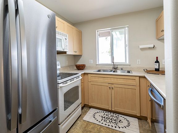 4th image of 679 Meakanu Ln APT 905