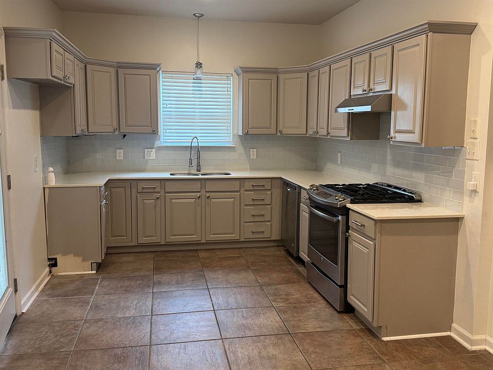 1st image of 7141 Point Avery Dr