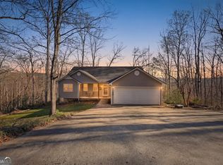 204 Green Forest Dr, Toccoa, GA 30577