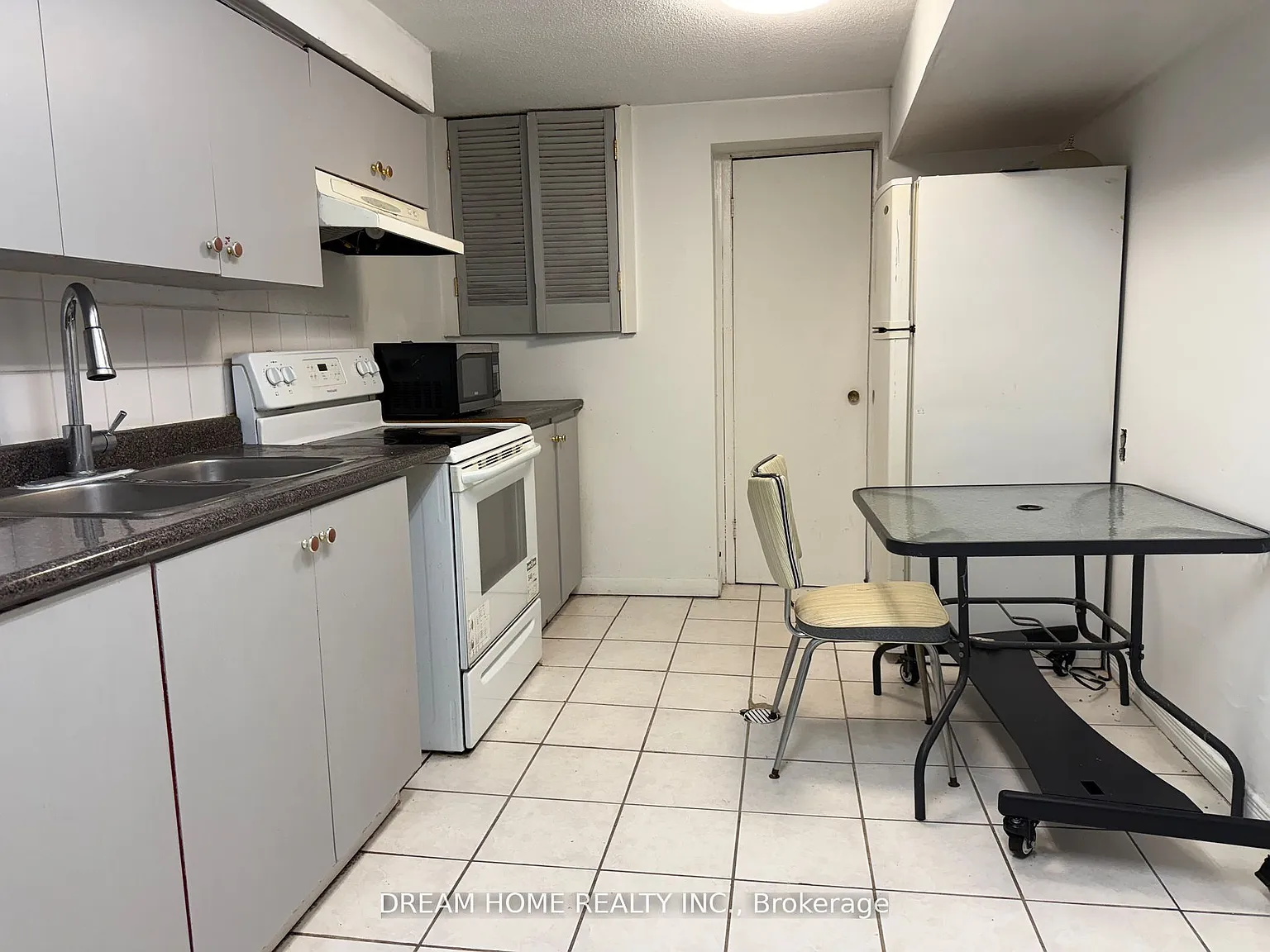 1 bed, $1,000 — Photo 4