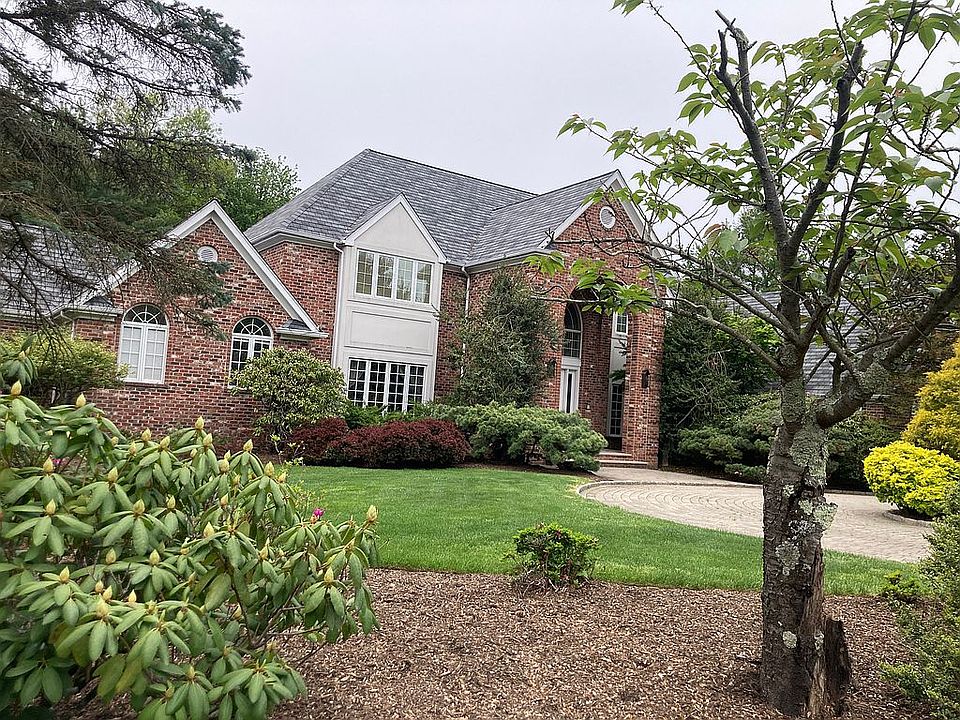 1st image of 47 Westmount Dr
