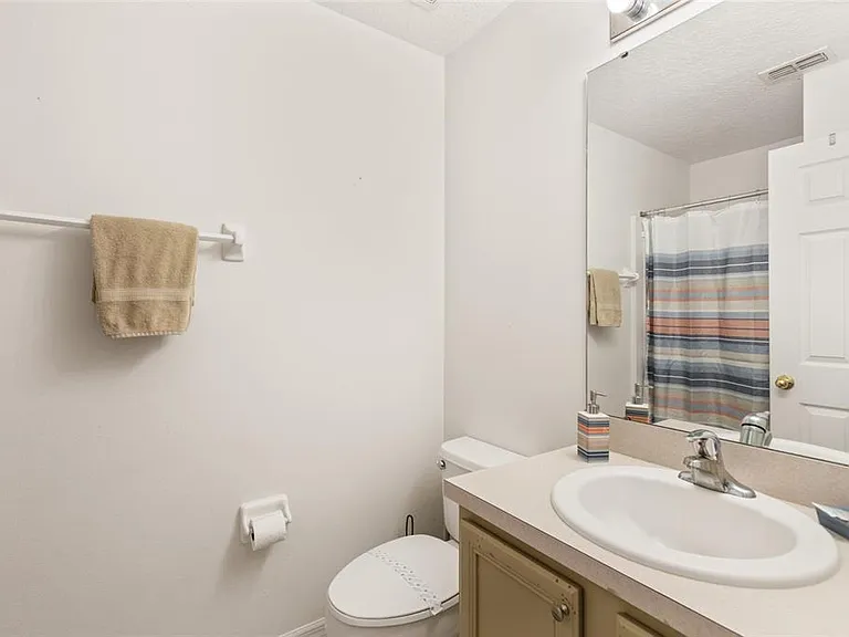 239 Carrera Ave — Photo 15
