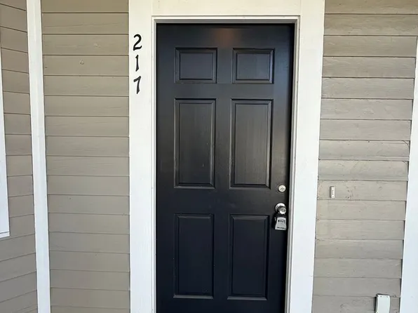 217 W 36th St, Savannah, GA 31401