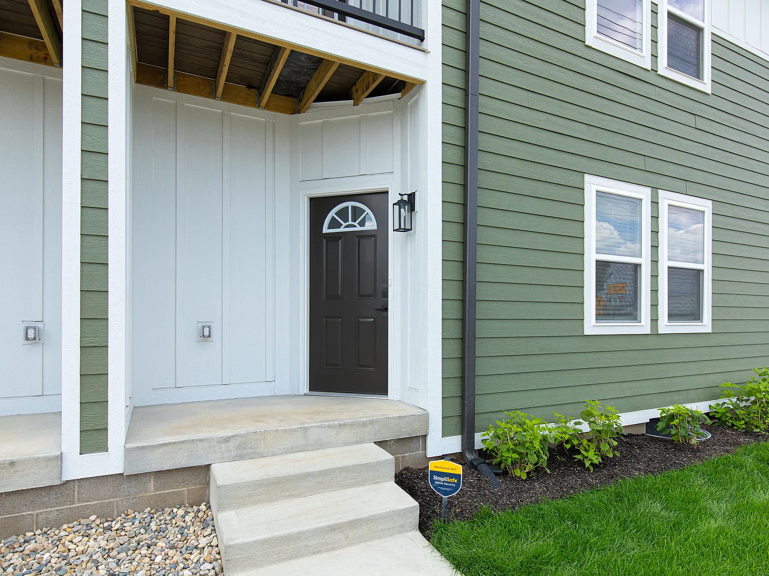 2 bed, 2.5 bath, 1325 sqft, $2,350 — Photo 3