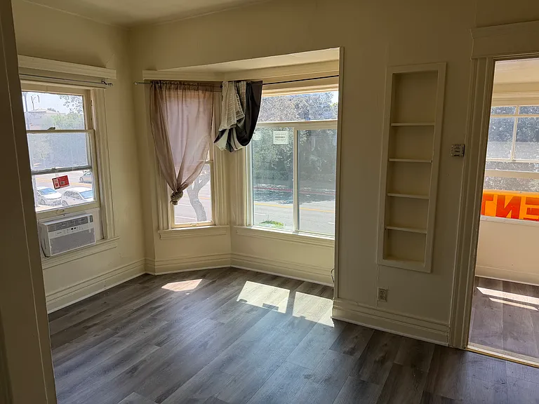 833 N Orange Grove Blvd #1 — Photo 2