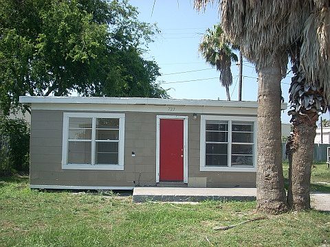 1st image of 727 Savage Ln
