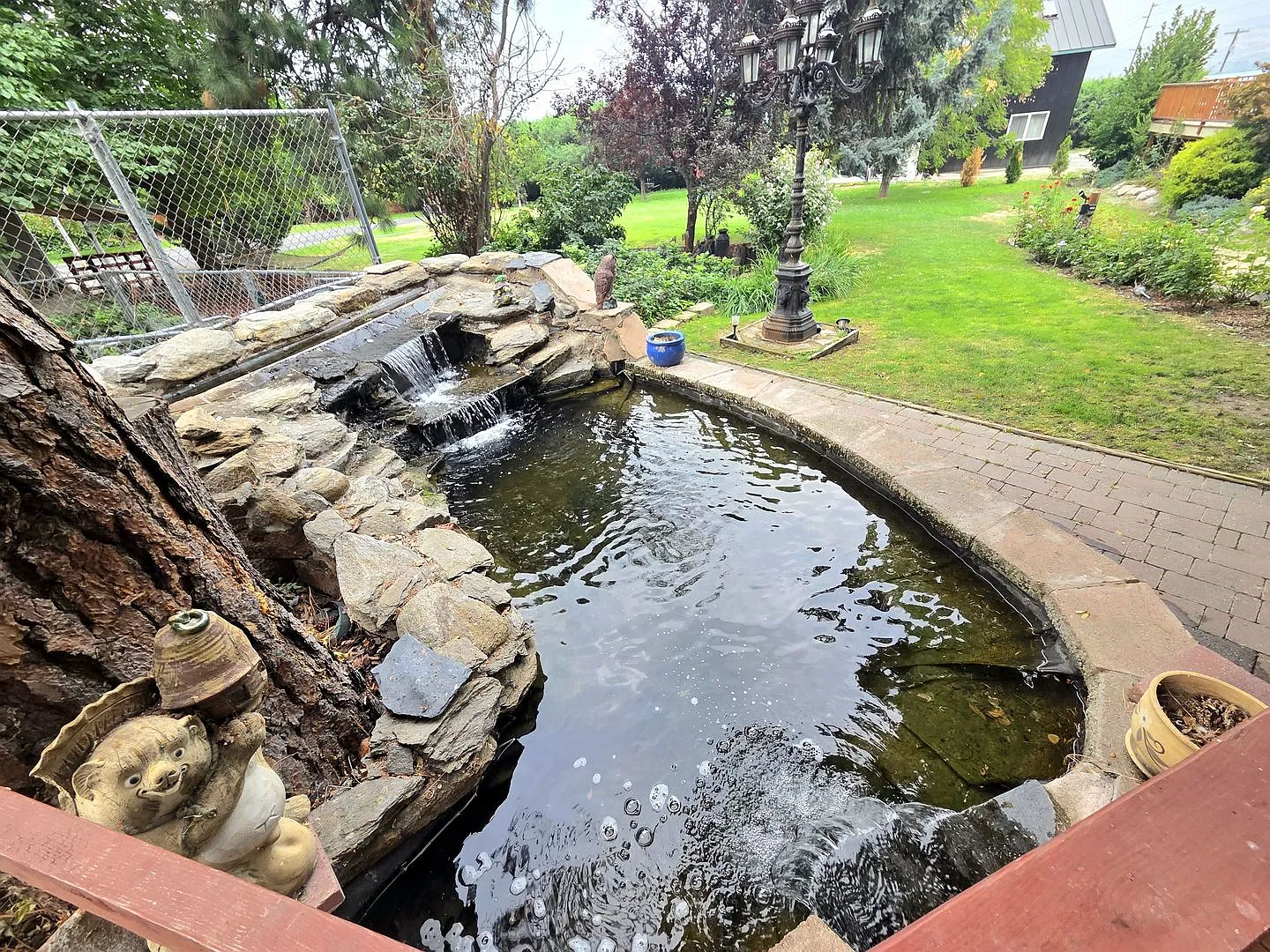 A Hidden Retreat with a Truly Magical Backyard! — Photo 2