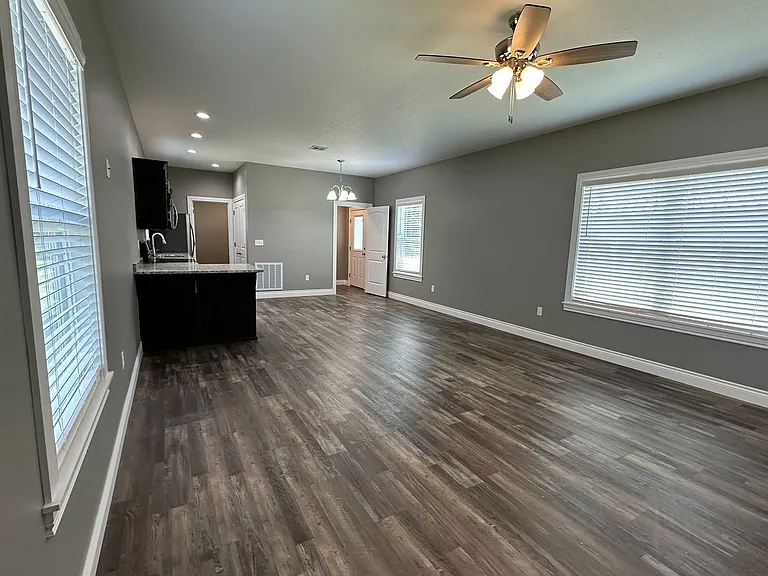 7375 Hercules Ln — Photo 6