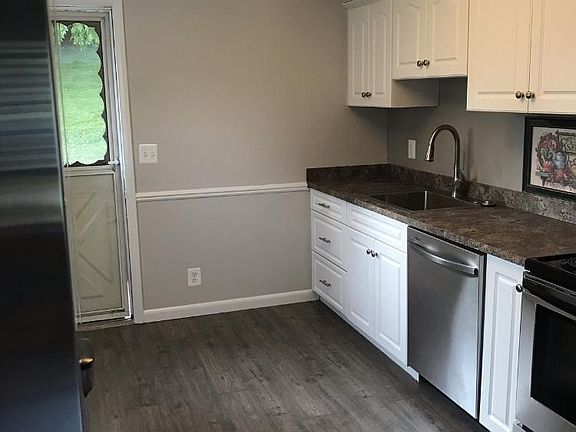 2nd image of 637 N Center St