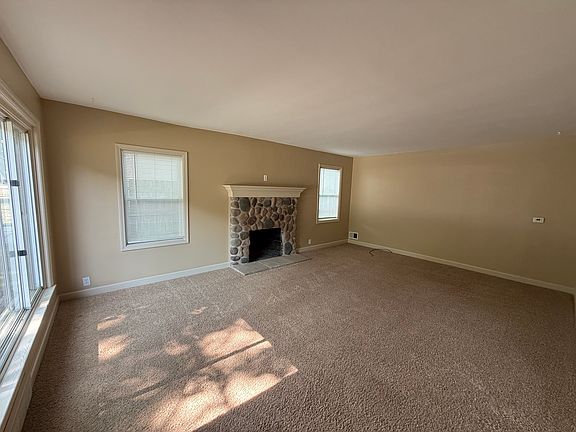 5th image of 2119 Riverside Dr NE