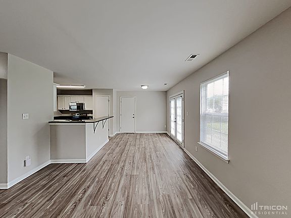 3rd image of 114 Brantley Place Dr