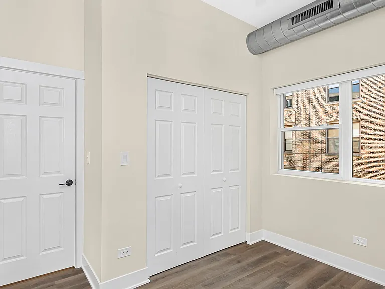 1218 W Lexington St — Photo 22