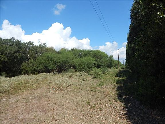 3rd image of 1736 County Road 16