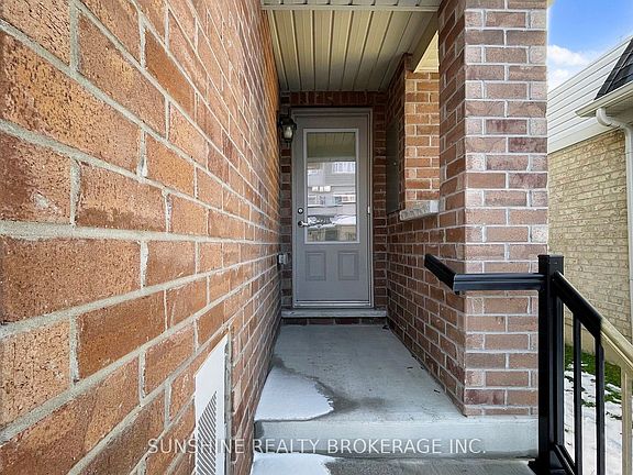 2nd image of 10 Cornerside Way