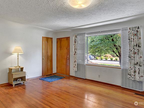 4th image of 5404 NW Harney Street
