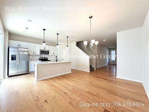 5th image of 6016 Caprera Way